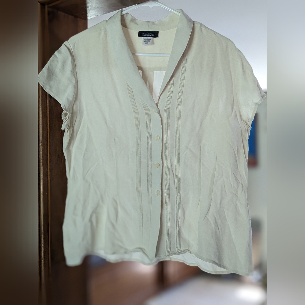 Jones NY Short sleeve SILK blouse